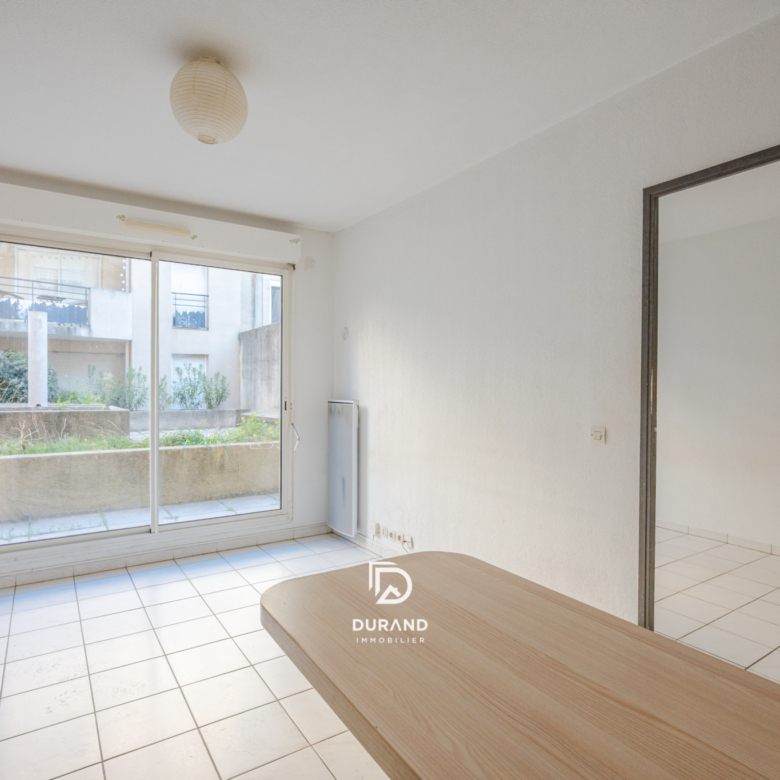 APPARTEMENT - TERRASSSE - BAILLE - FACULTES - 13005 MARSEILLE