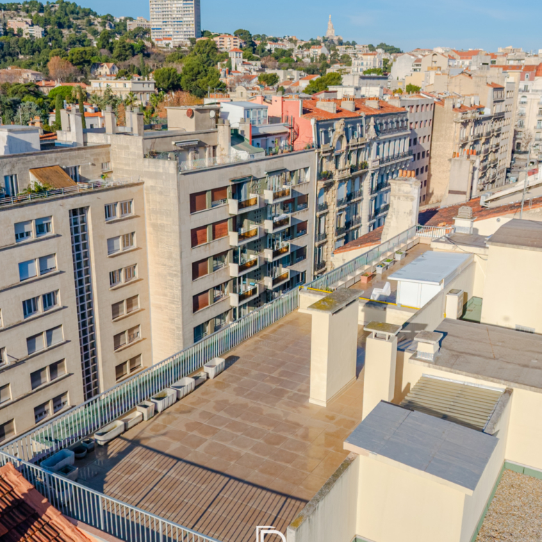 APPARTEMENT - ROOFTOP - TERRASSES - CARRE D'OR - 13008 MARSEILLE