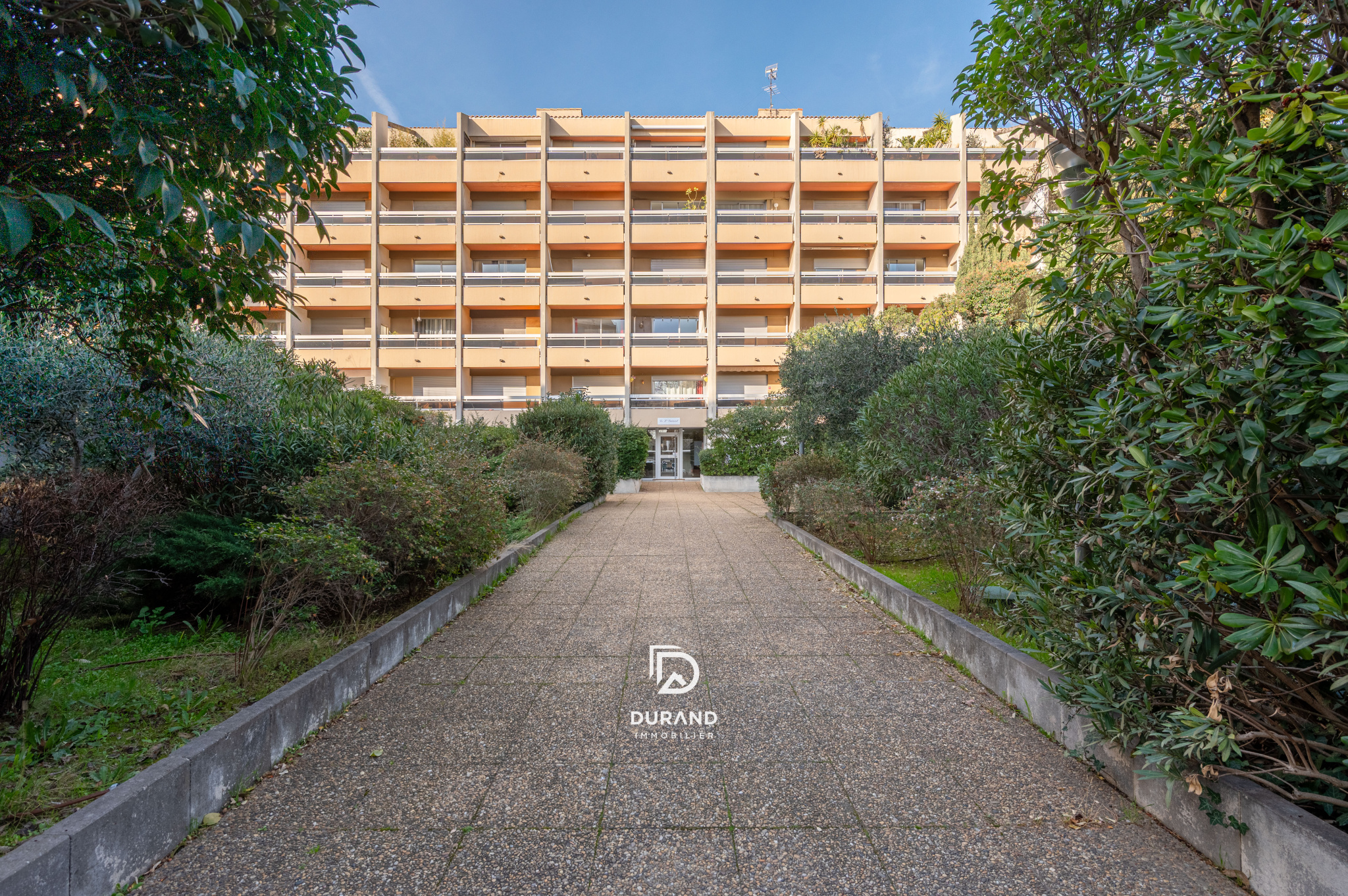 REZ-DE-JARDIEN - TYPE 4 - LA TIMONE - 13010 MARSEILLE