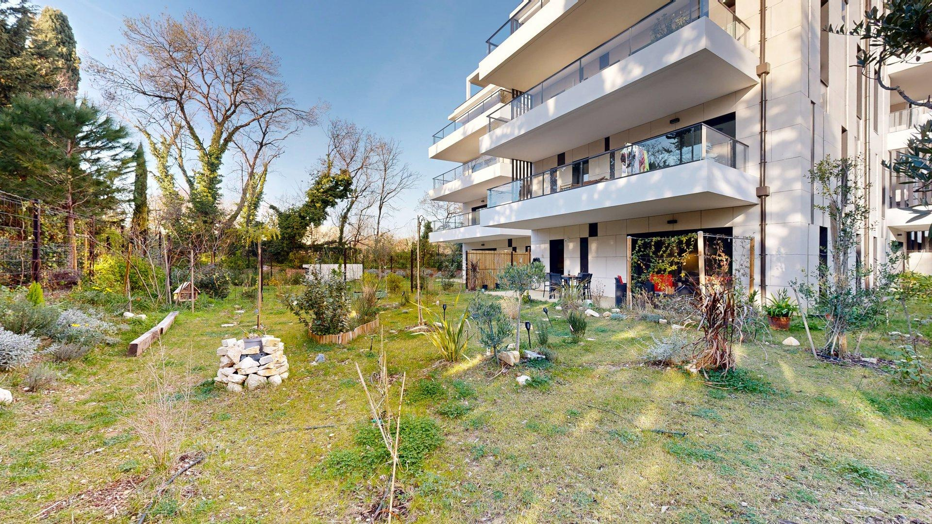 T3 - JARDIN ET TERRASSE - DOUBLE BOX - BORELY - 13 008