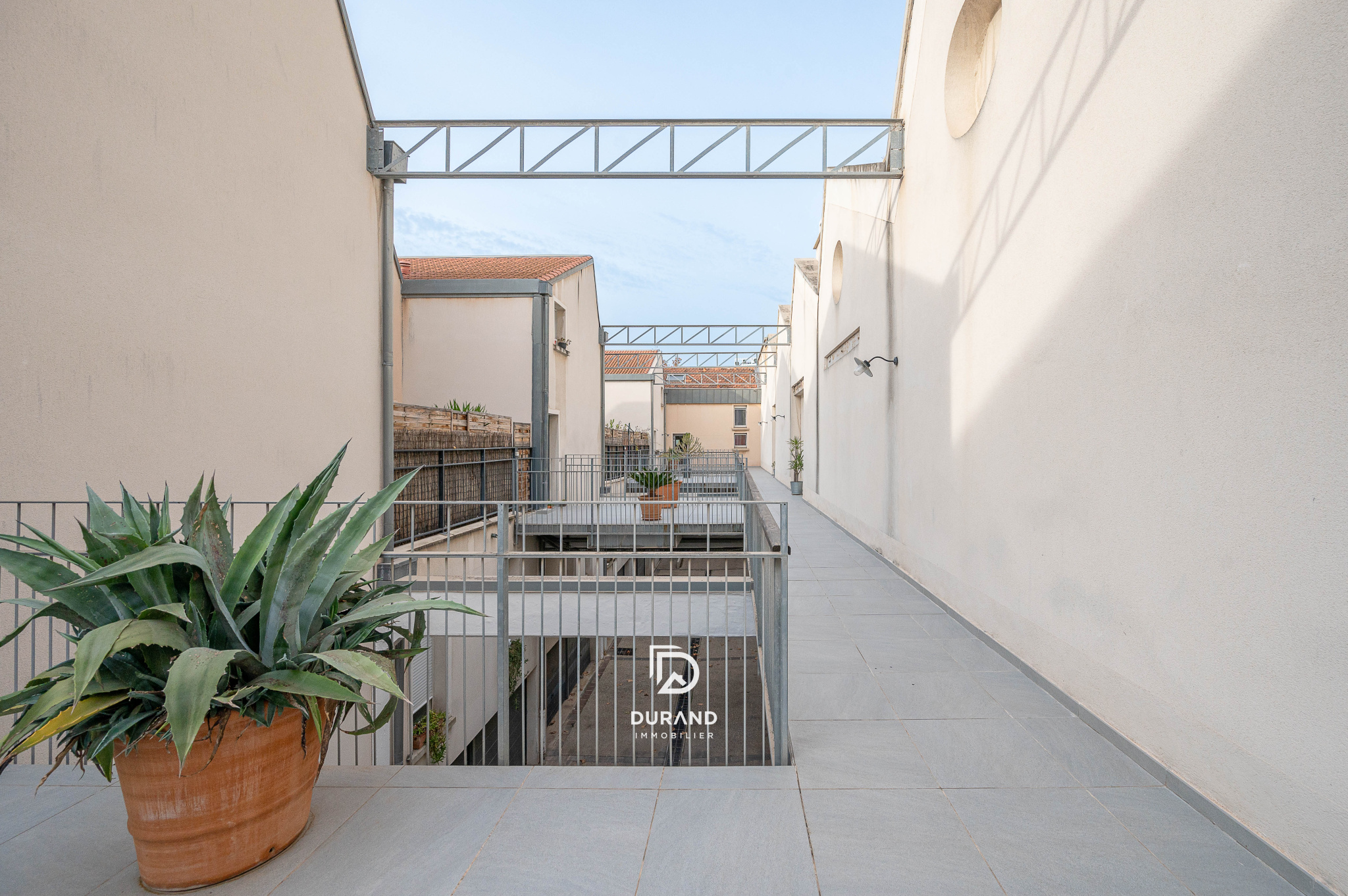 APPARTEMENT - DUPLEX COUP DE COEUR - LA JOLIETTE -13002 MARSEILLE