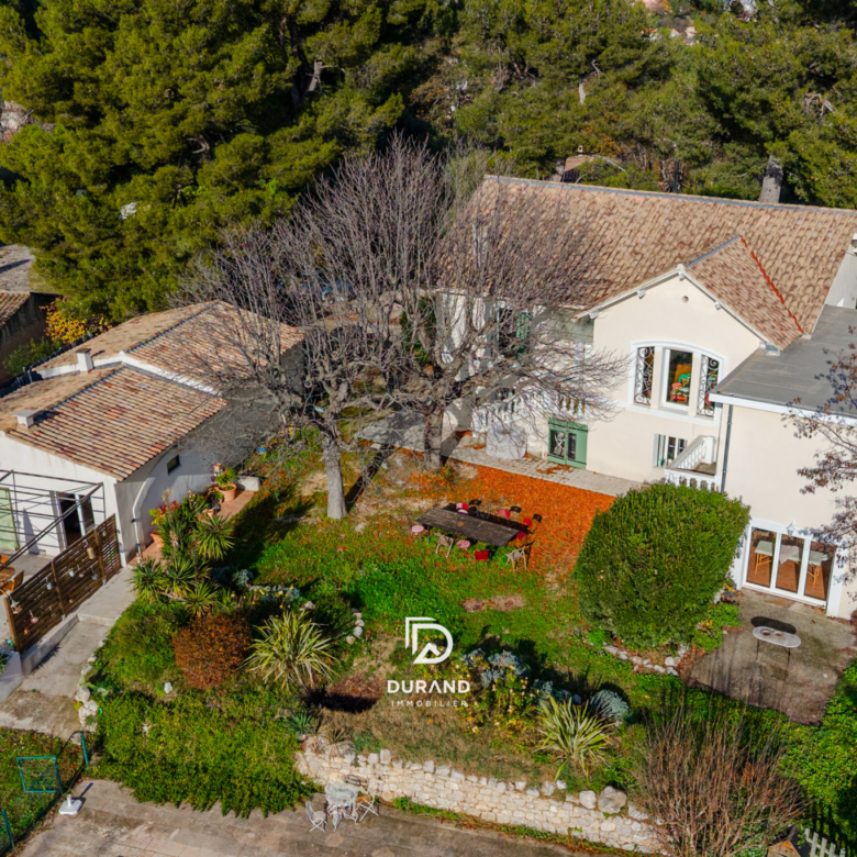 BATISSE - DEPENDANCES - GARAGE - PISCINE - 13400 AUBAGNE