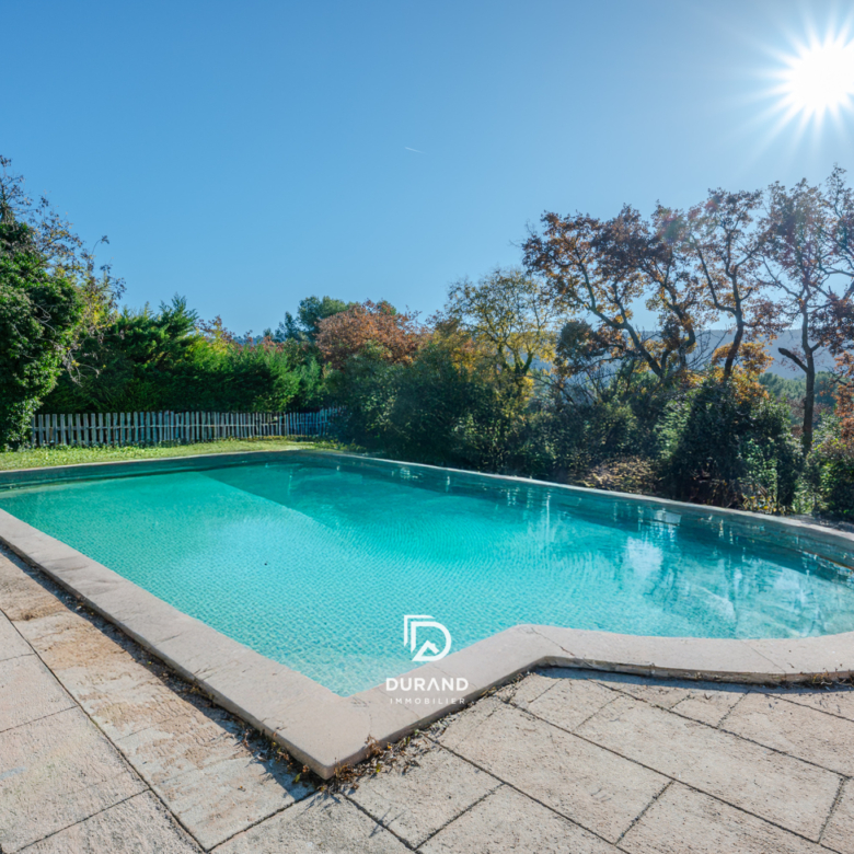 BATISSE - DEPENDANCES - GARAGE - PISCINE - 13400 AUBAGNE