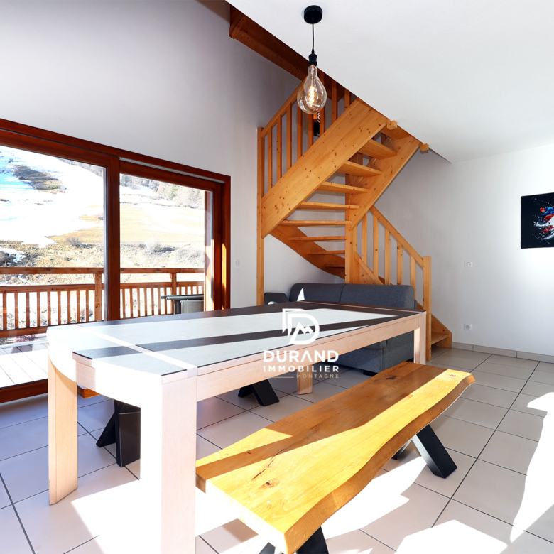 vaste T4/5 récent SKIS AUX PIEDS