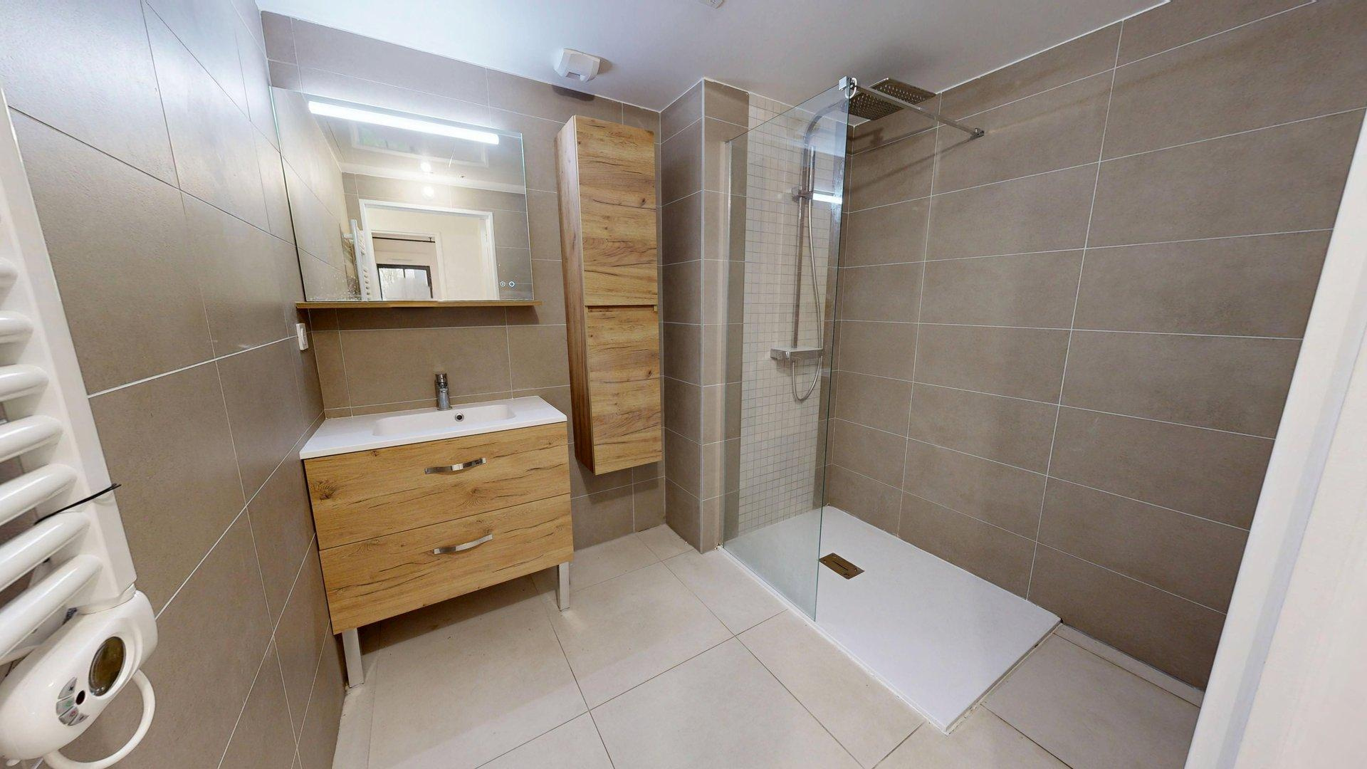 T3 - JARDIN ET TERRASSE - DOUBLE BOX - BORELY - 13 008