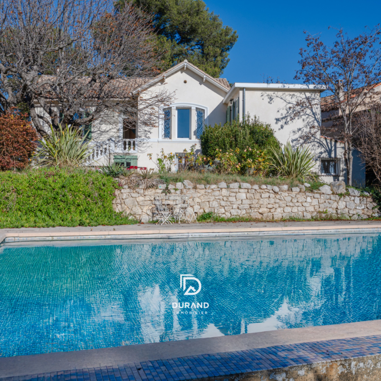 BATISSE - DEPENDANCES - GARAGE - PISCINE - 13400 AUBAGNE