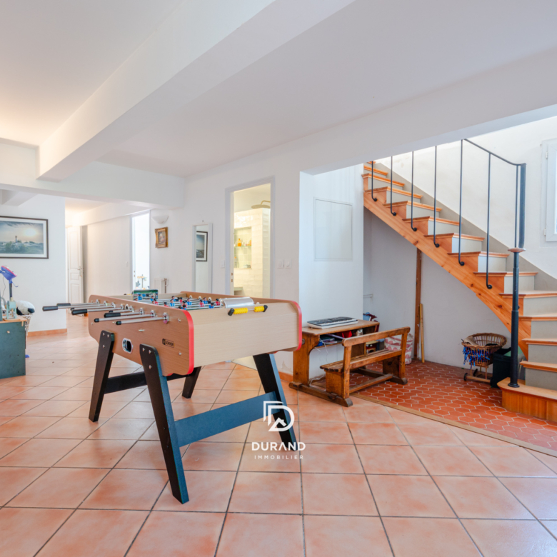 BATISSE - DEPENDANCES - GARAGE - PISCINE - 13400 AUBAGNE