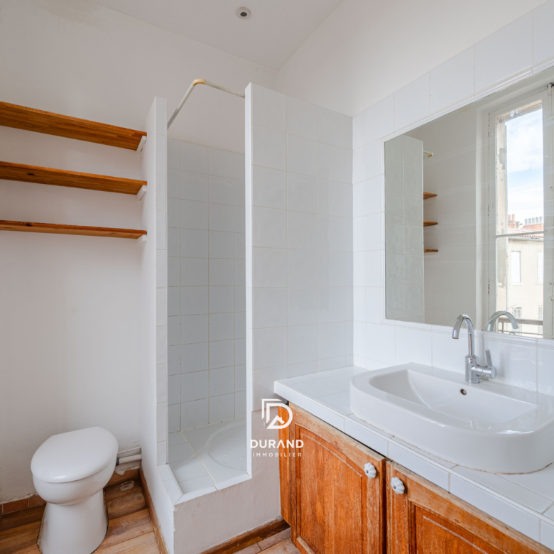 APPARTEMENT - 2 PIECES - 13007 MARSEILLE