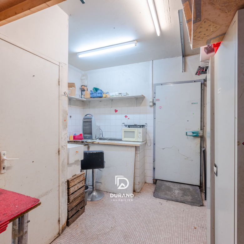 Local commercial /  La Rouvière / 13009