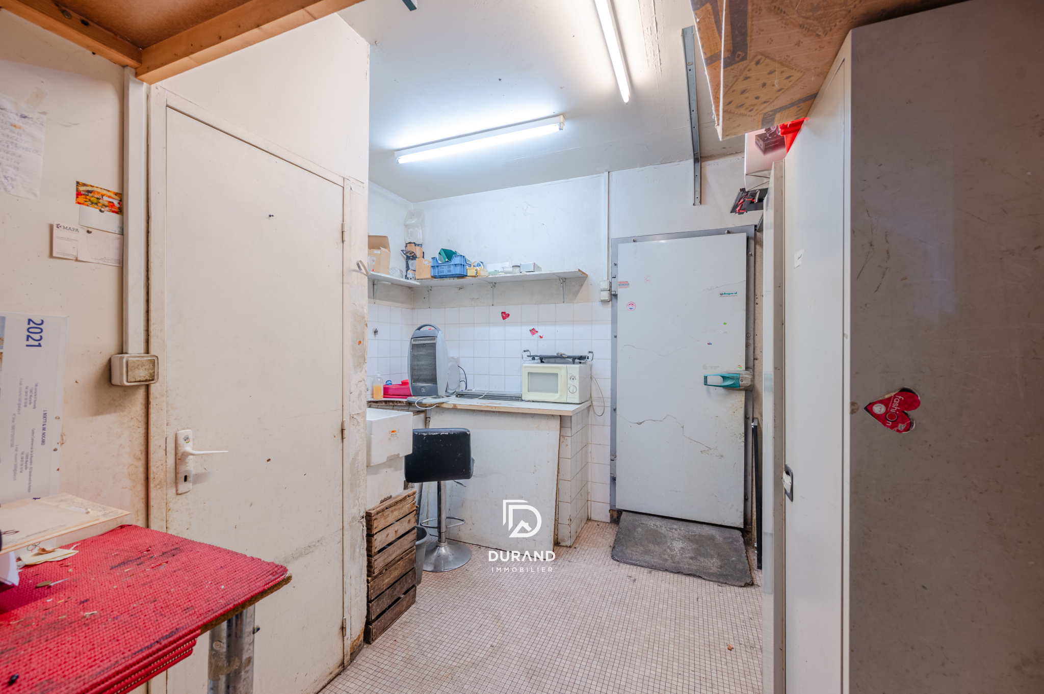 Local commercial /  La Rouvière / 13009