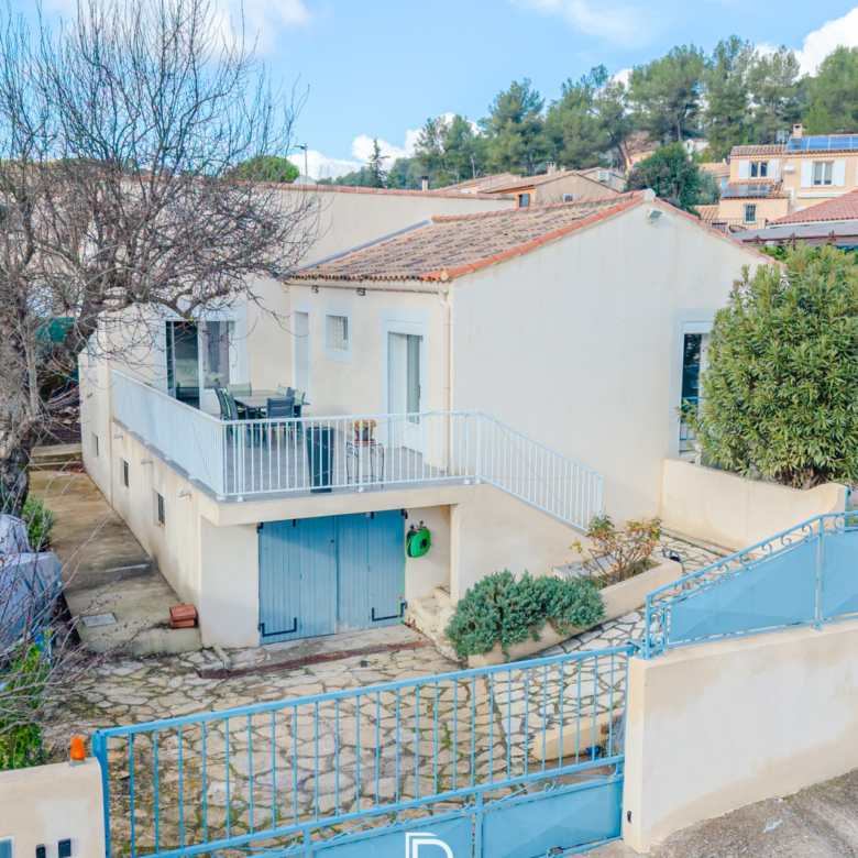 MAISON - GARAGE - PISCINE - 13124 PEYPIN