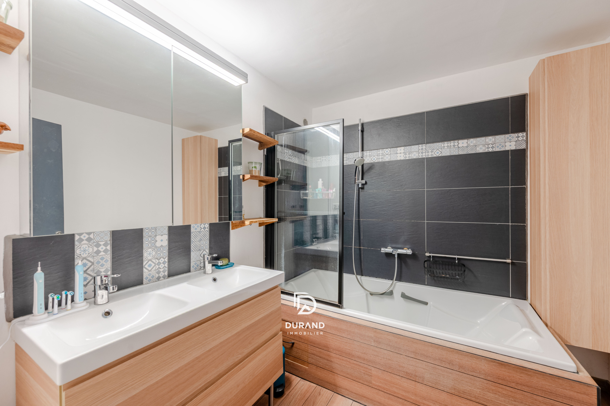 REZ-DE-JARDIEN - TYPE 4 - LA TIMONE - 13010 MARSEILLE