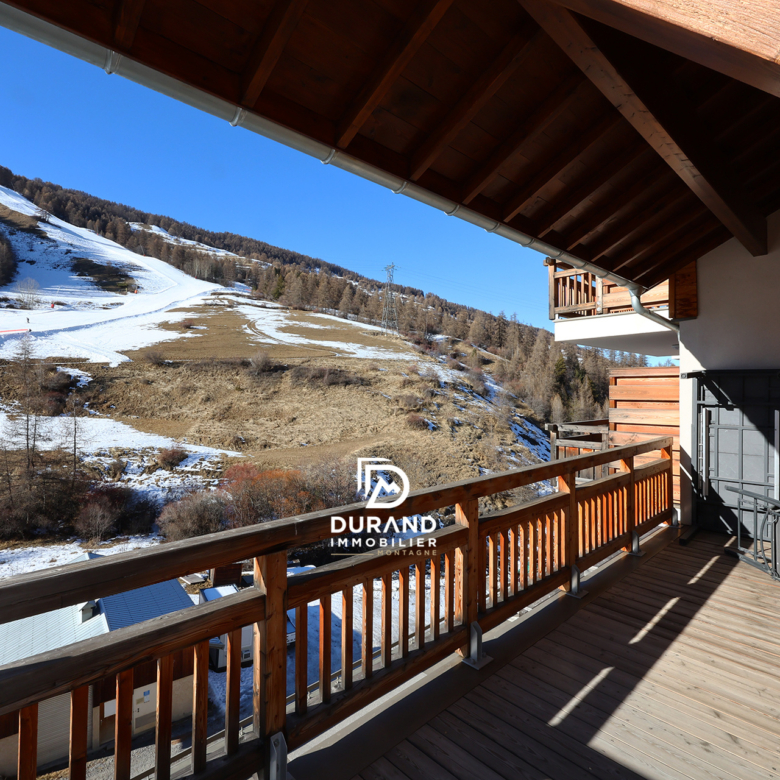 vaste T4/5 récent SKIS AUX PIEDS