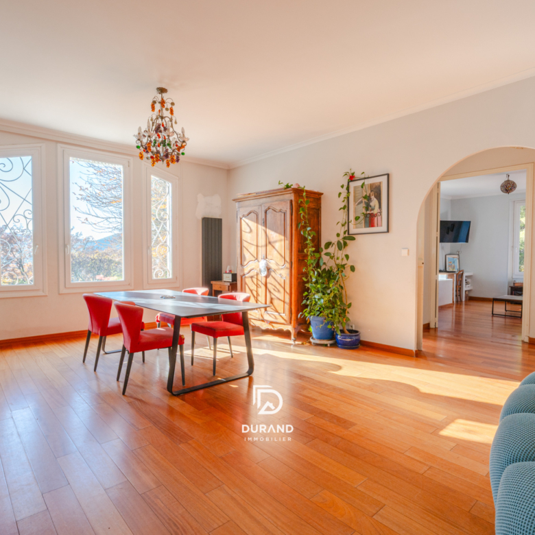 BATISSE - DEPENDANCES - GARAGE - PISCINE - 13400 AUBAGNE