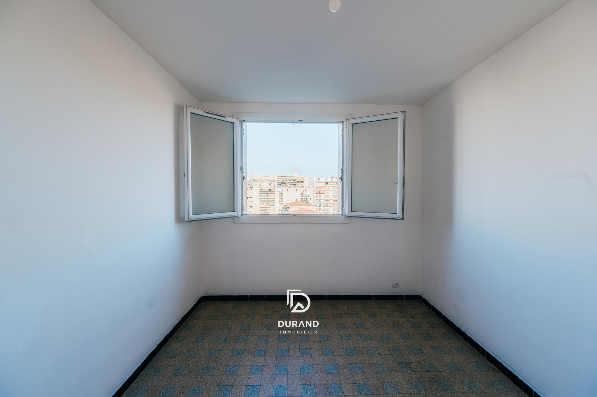 APPARTEMENT - TERRASSES - VUE DEGAGEE - SAINT JUST - 13013 MARSEILLE