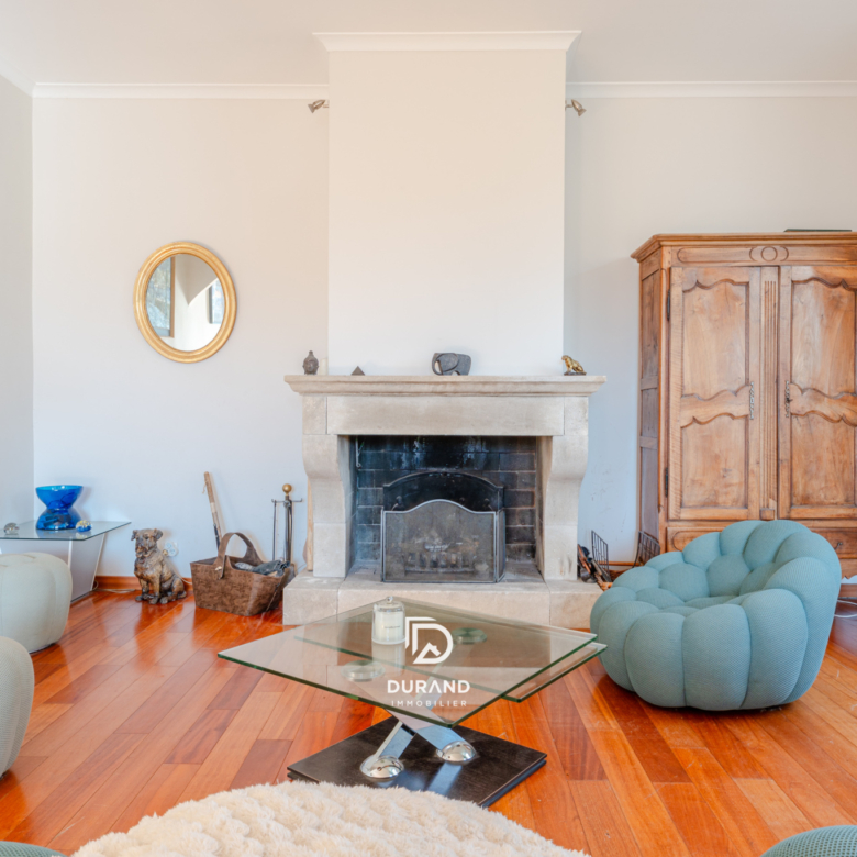 BATISSE - DEPENDANCES - GARAGE - PISCINE - 13400 AUBAGNE