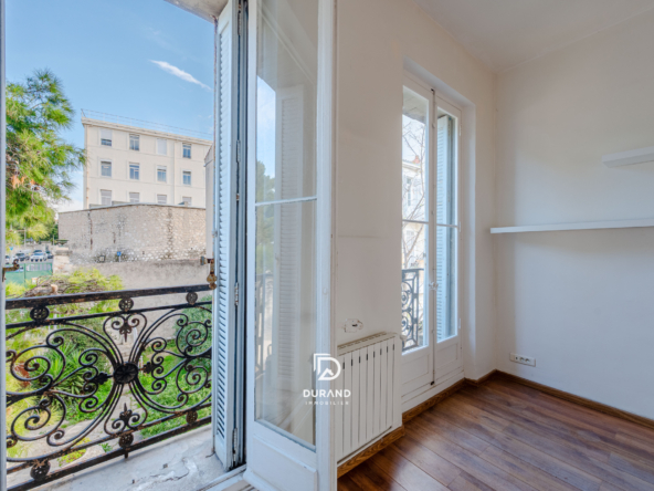 APPARTEMENT - 2 PIECES - 13007 MARSEILLE