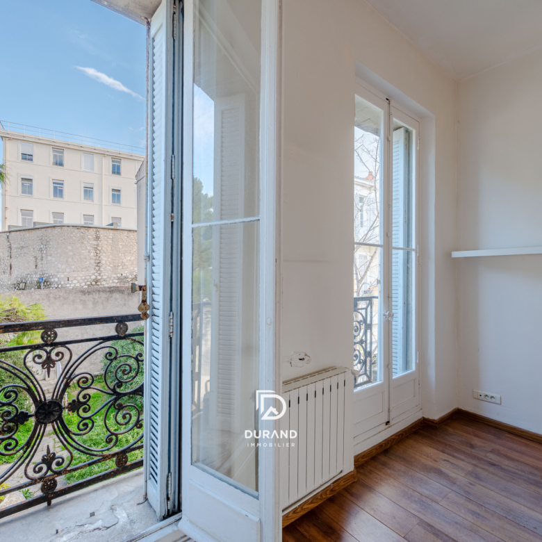 APPARTEMENT - 2 PIECES - 13007 MARSEILLE