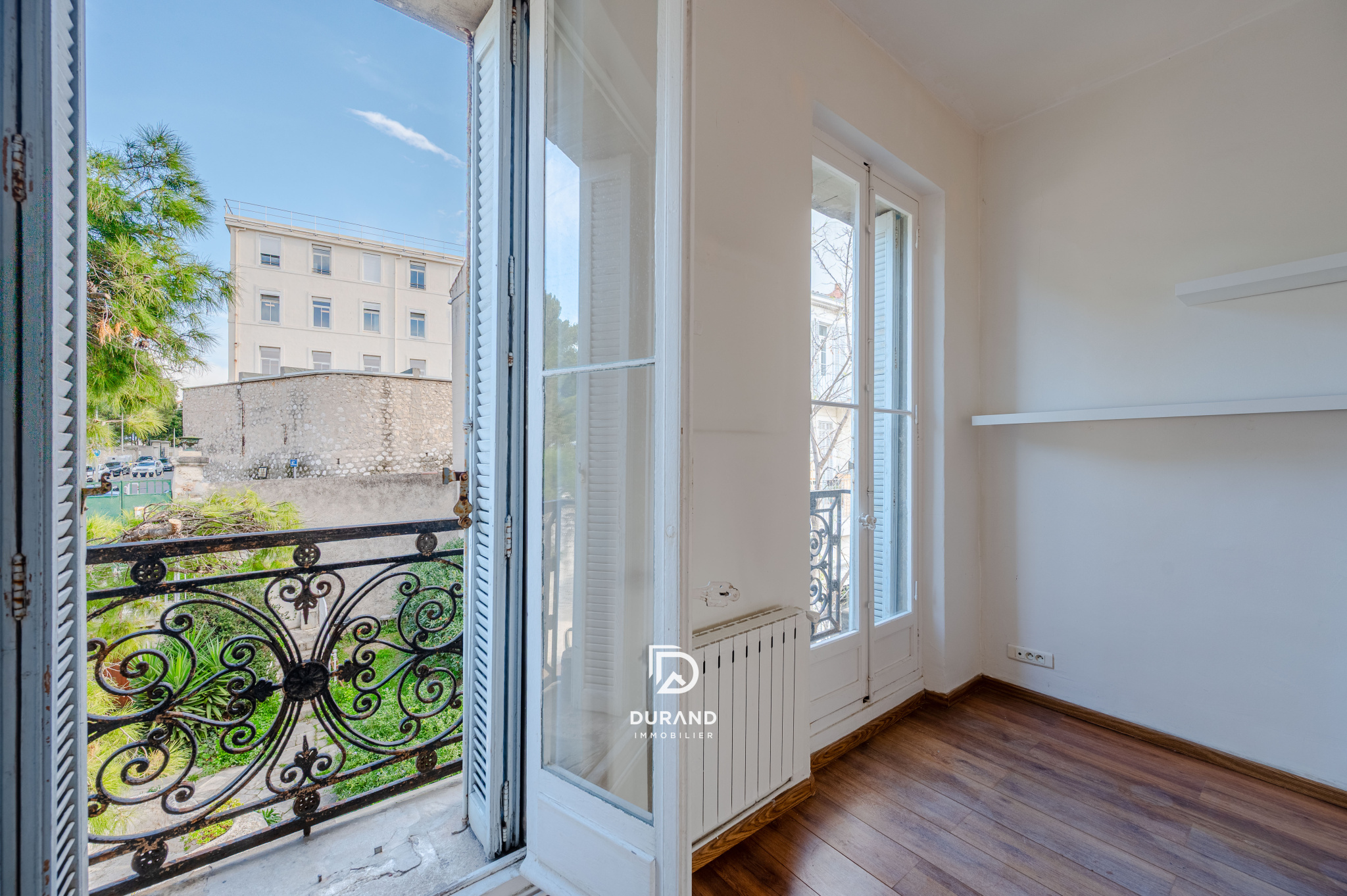 APPARTEMENT - 2 PIECES - 13007 MARSEILLE