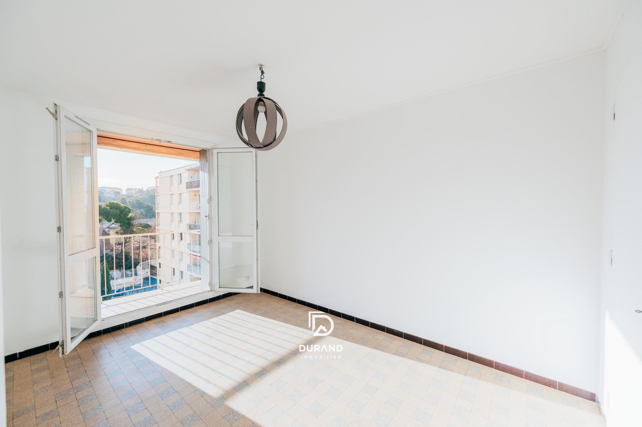 APPARTEMENT - TERRASSES - VUE DEGAGEE - SAINT JUST - 13013 MARSEILLE