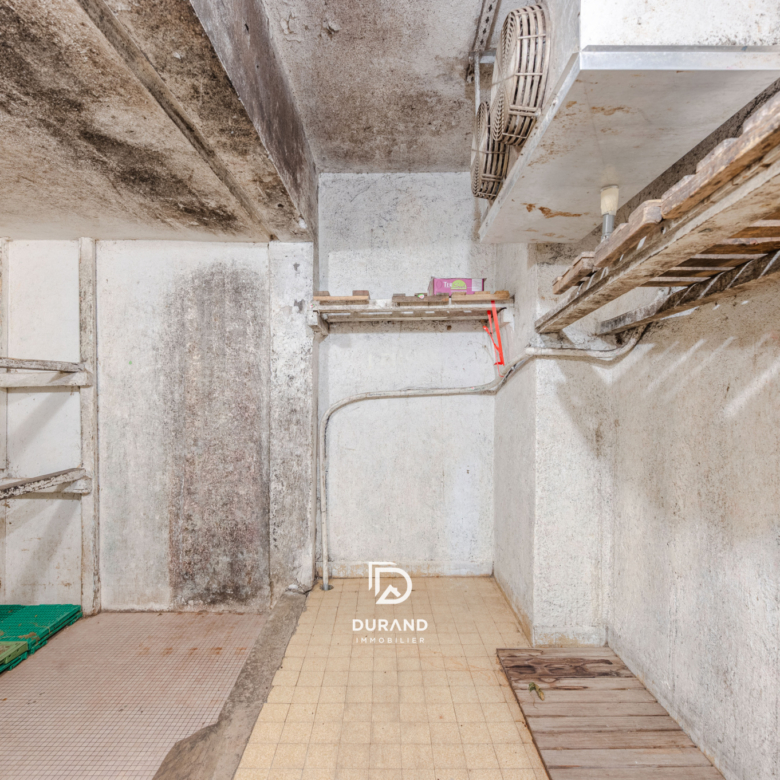 Local commercial /  La Rouvière / 13009