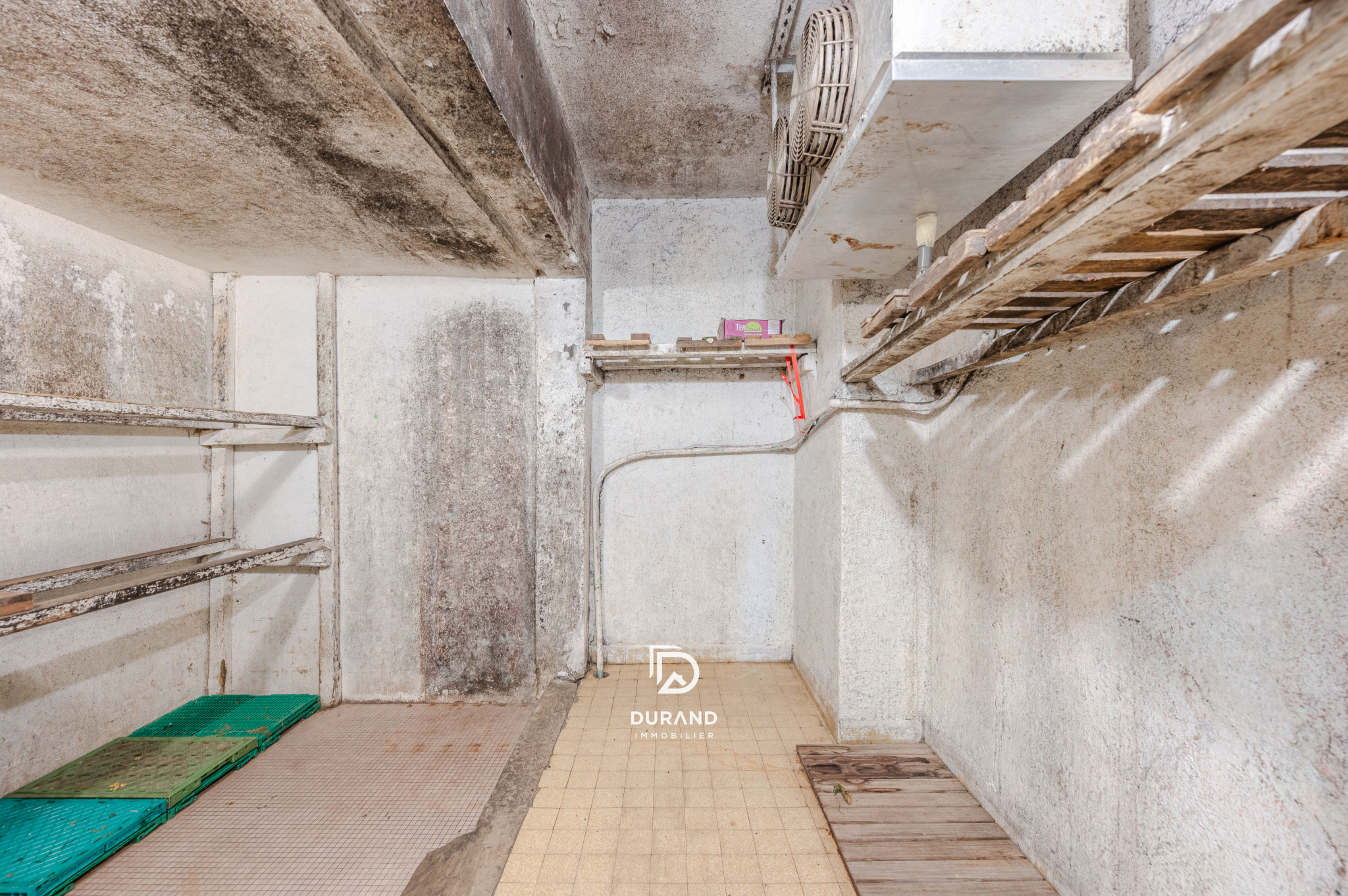 Local commercial /  La Rouvière / 13009