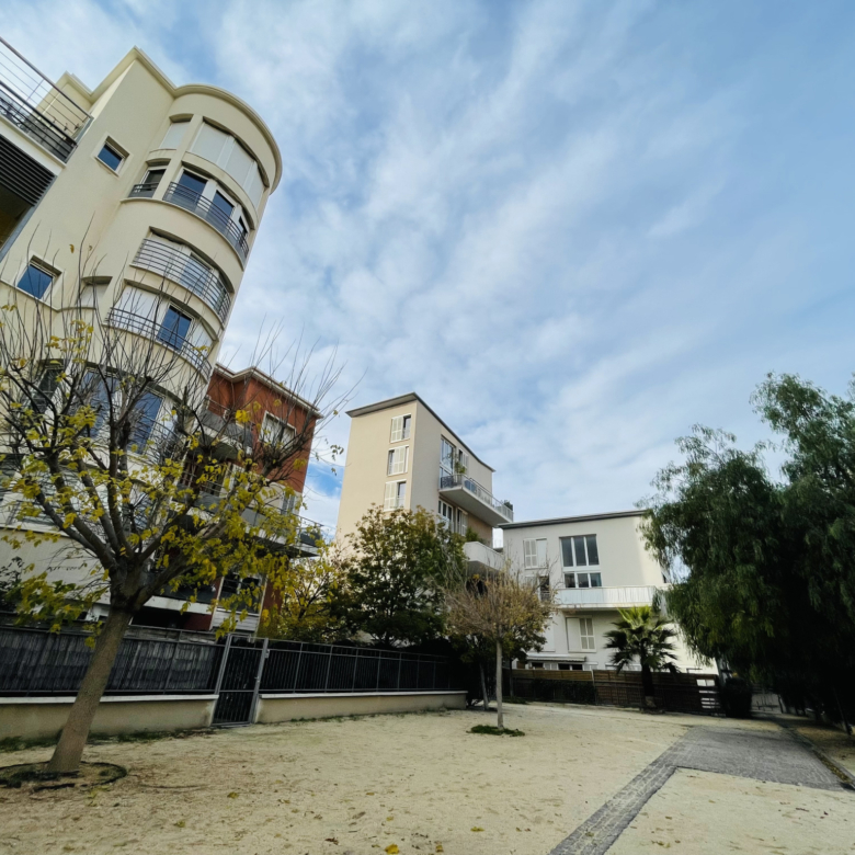 Place de stationnement M5 Les Docks