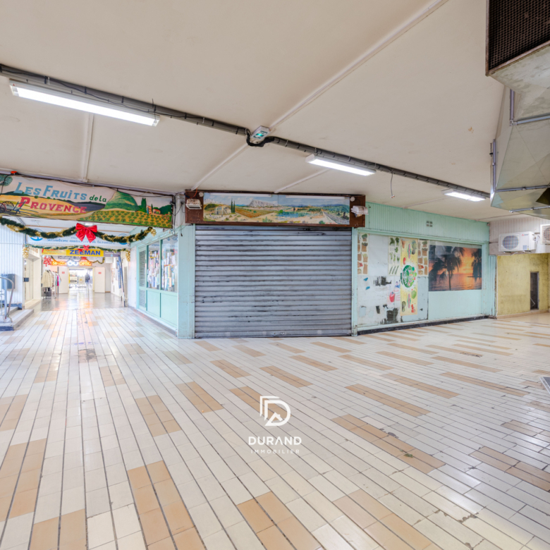Local commercial /  La Rouvière / 13009