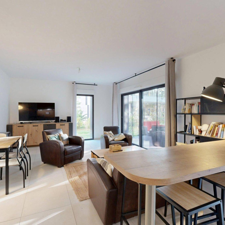 T3 - JARDIN ET TERRASSE - DOUBLE BOX - BORELY - 13 008