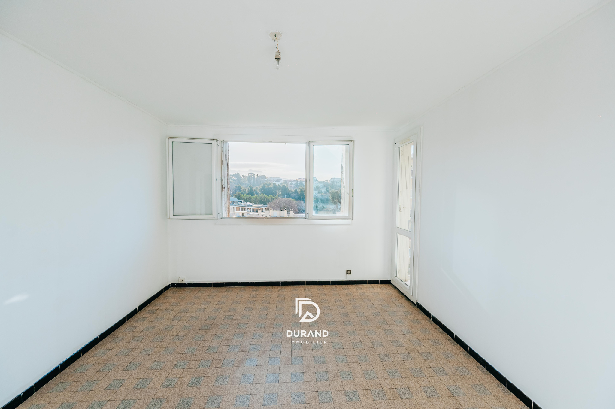 APPARTEMENT - TERRASSES - VUE DEGAGEE - SAINT JUST - 13013 MARSEILLE
