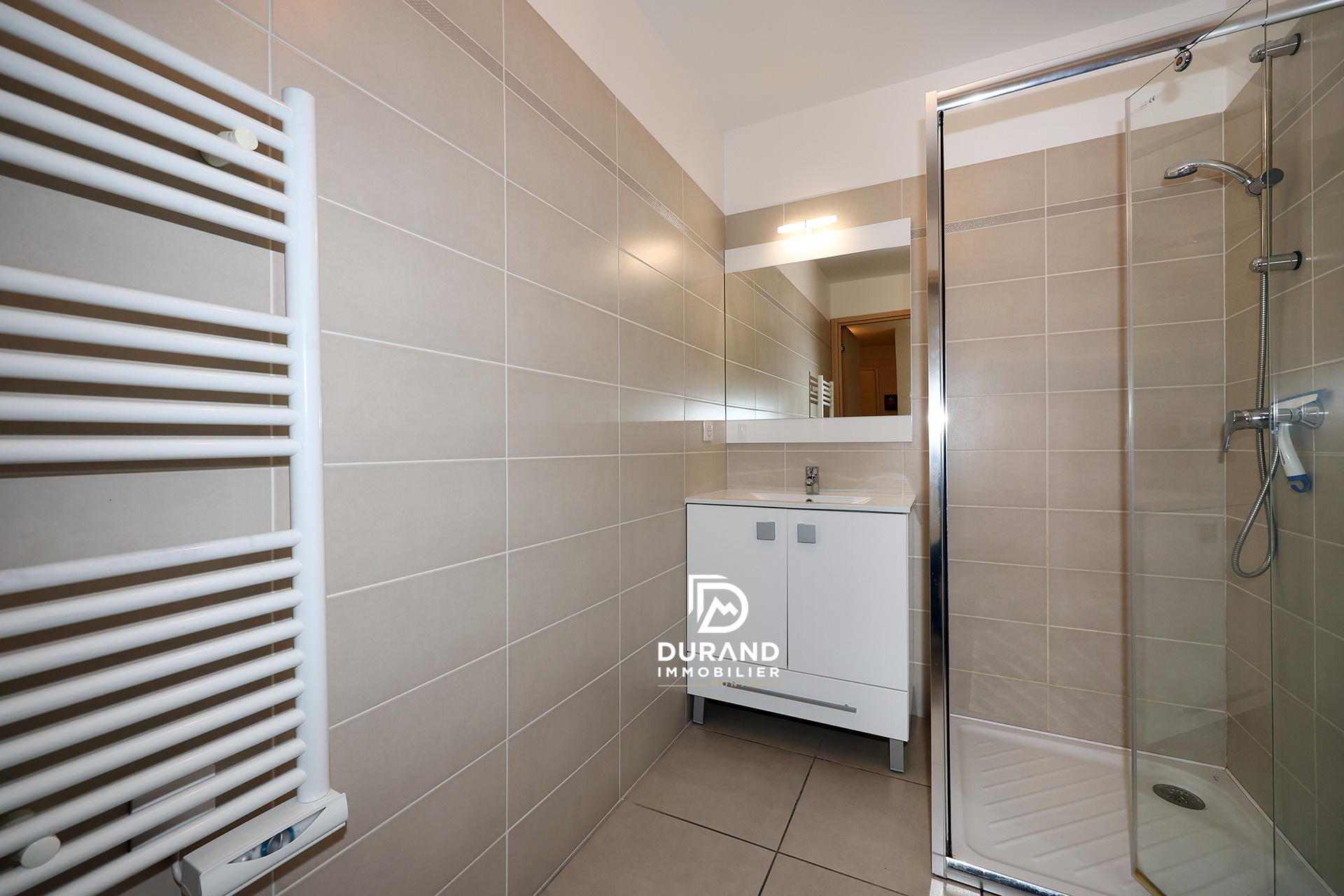 vaste T4/5 récent SKIS AUX PIEDS