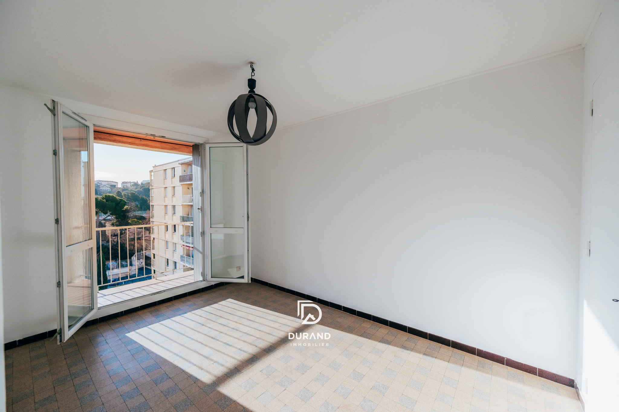 APPARTEMENT - TERRASSES - VUE DEGAGEE - SAINT JUST - 13013 MARSEILLE