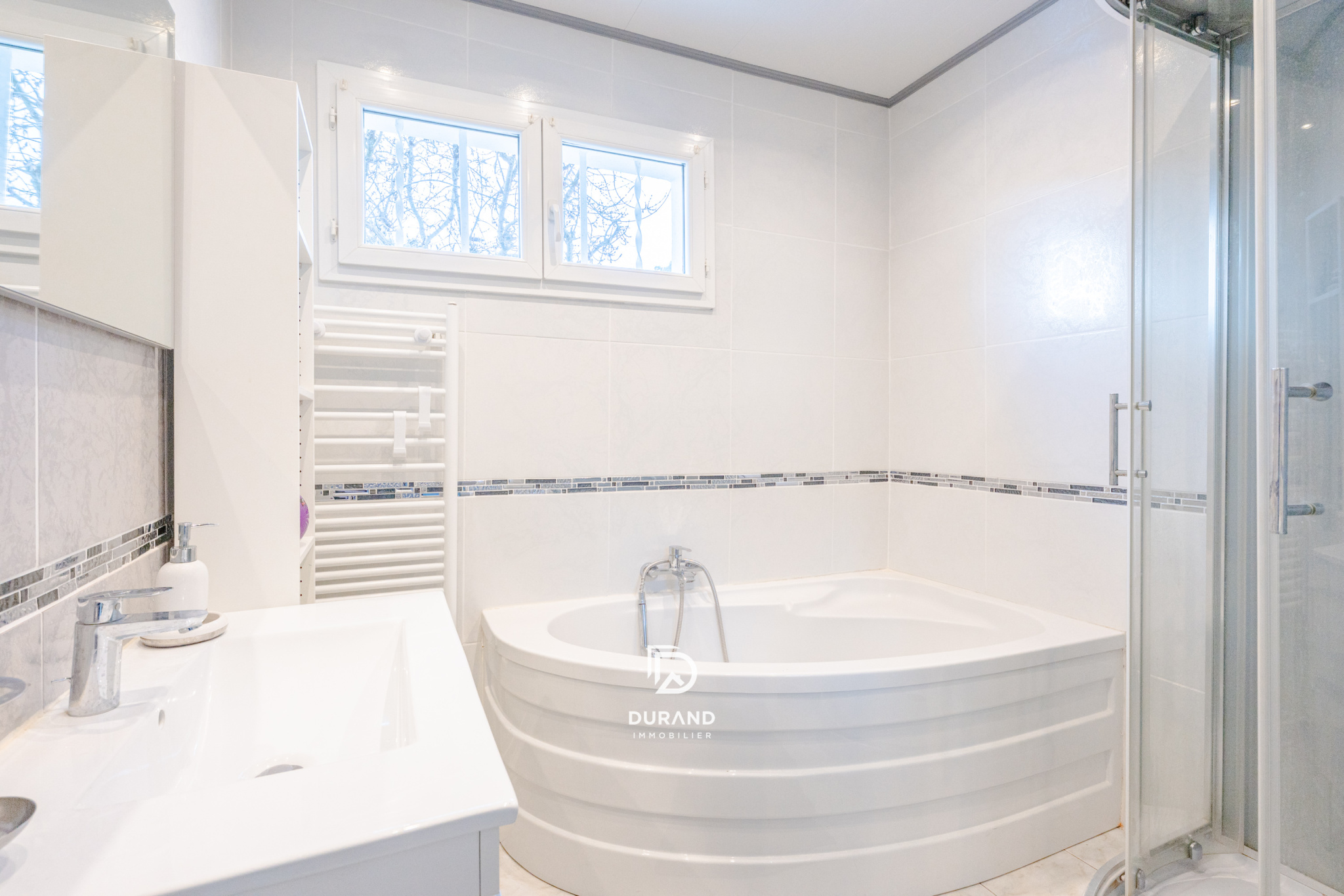 MAISON - GARAGE - PISCINE - 13124 PEYPIN