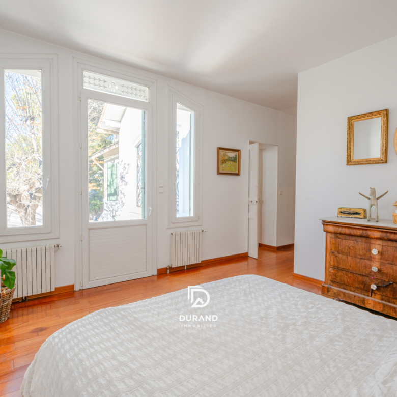 BATISSE - DEPENDANCES - GARAGE - PISCINE - 13400 AUBAGNE