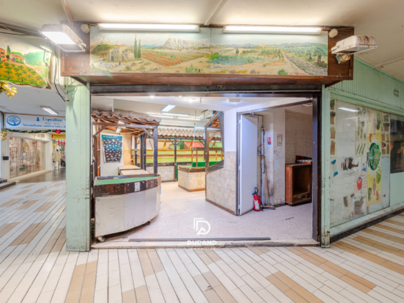 Local commercial /  La Rouvière / 13009