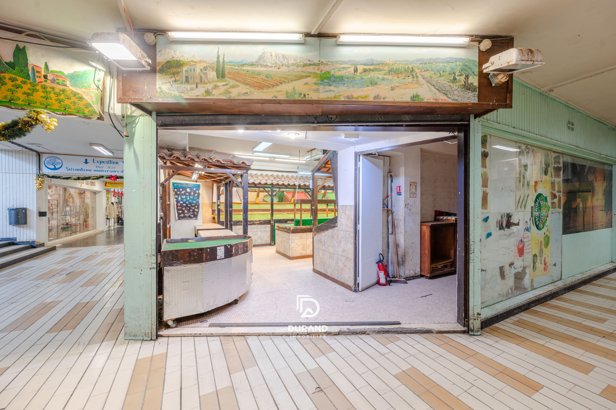 Local commercial /  La Rouvière / 13009