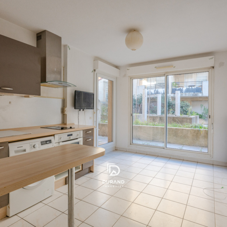 APPARTEMENT - TERRASSSE - BAILLE - FACULTES - 13005 MARSEILLE