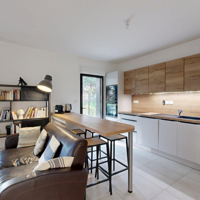 T3 - JARDIN ET TERRASSE - DOUBLE BOX - BORELY - 13 008