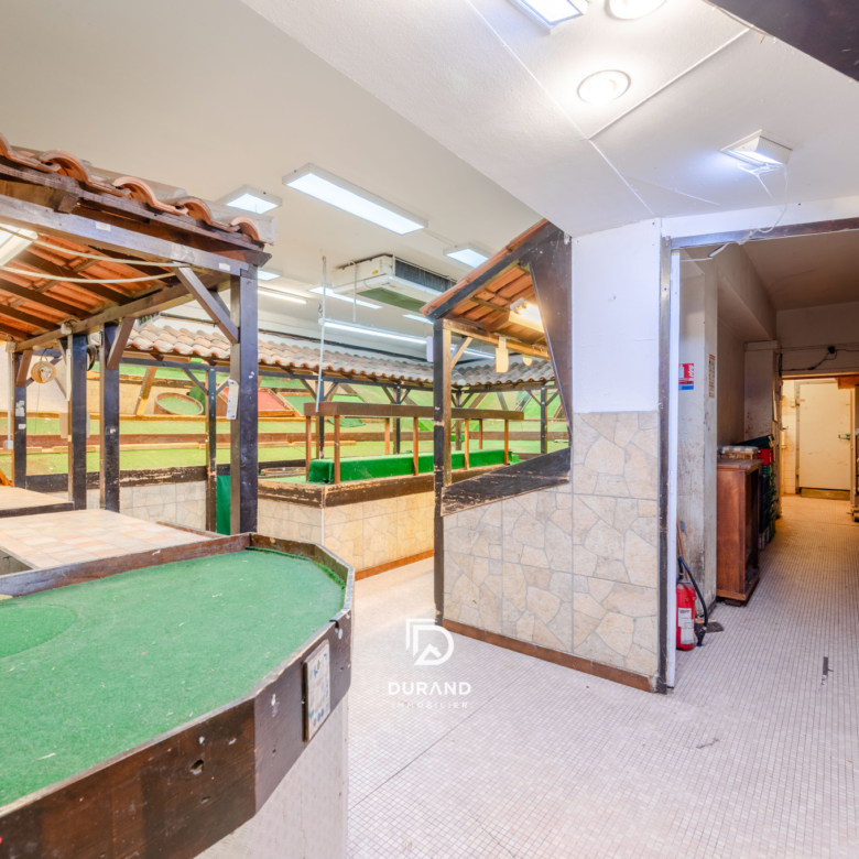 Local commercial /  La Rouvière / 13009