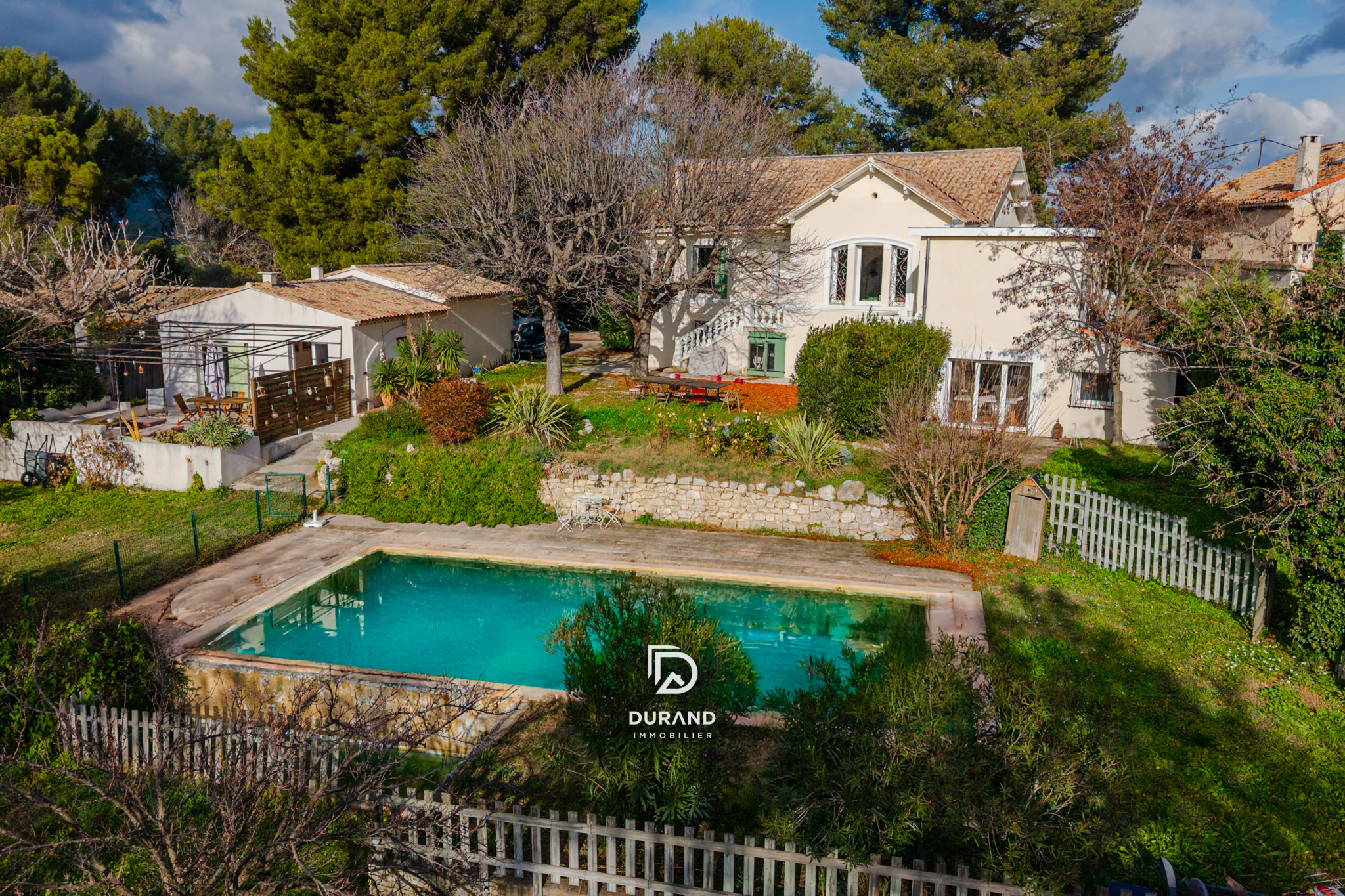 BATISSE - DEPENDANCES - GARAGE - PISCINE - 13400 AUBAGNE