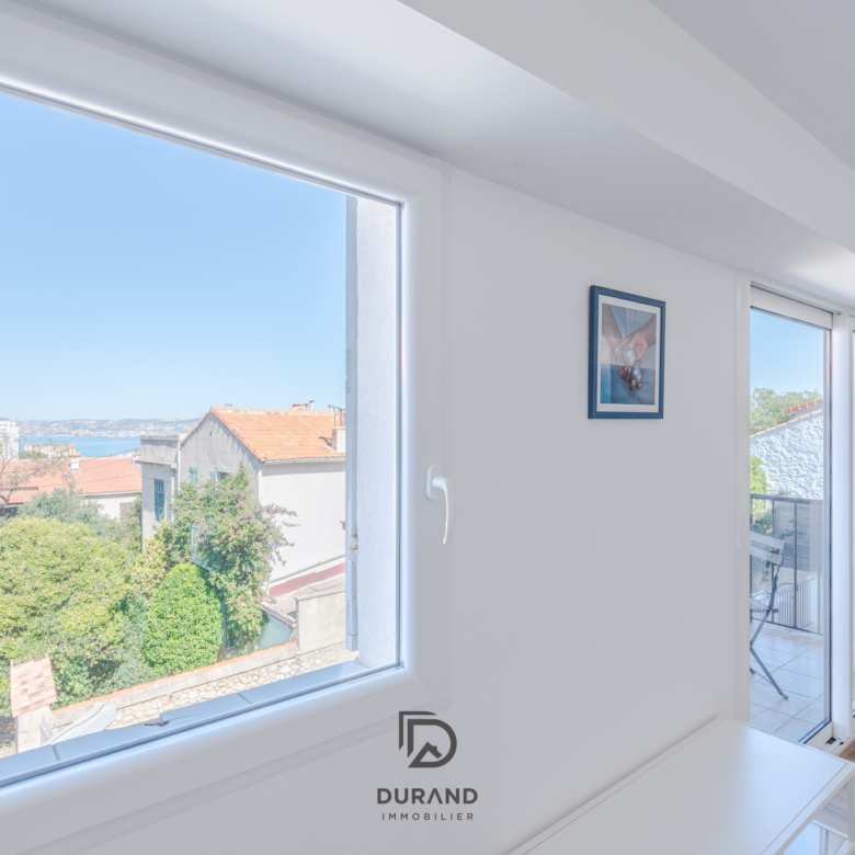 APPARTEMENT - ROUCAS BLANC - 13007 MARSEILLE