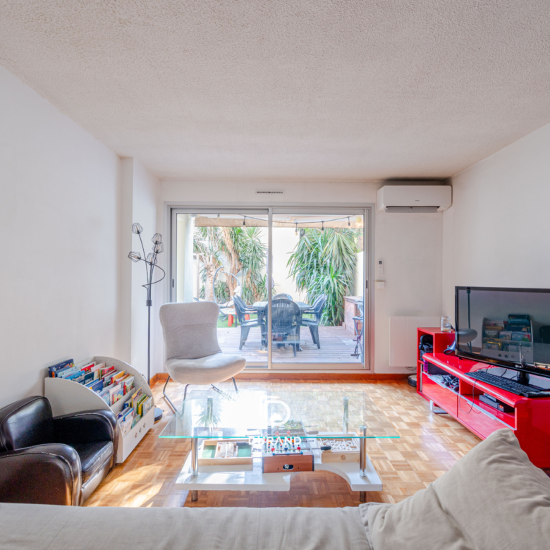 REZ-DE-JARDIEN - TYPE 4 - LA TIMONE - 13010 MARSEILLE