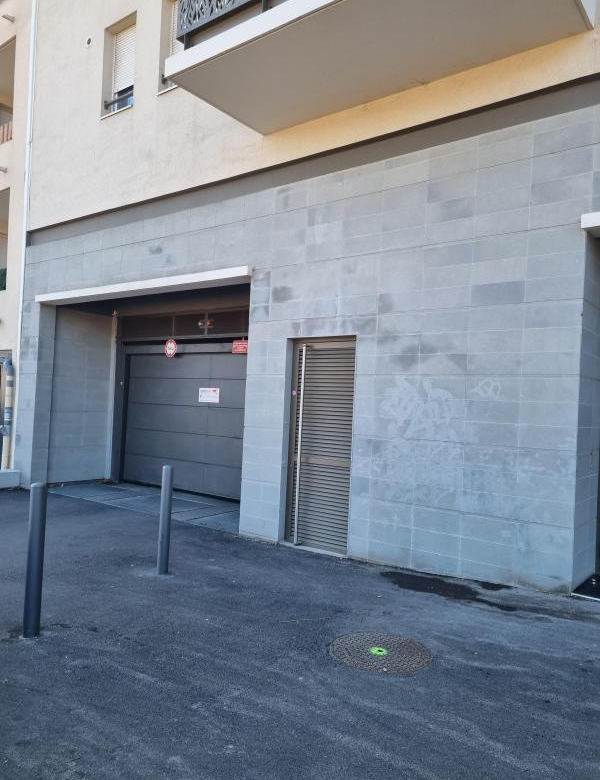 ROUET 8éme- Stationnement dans copropriété fermée