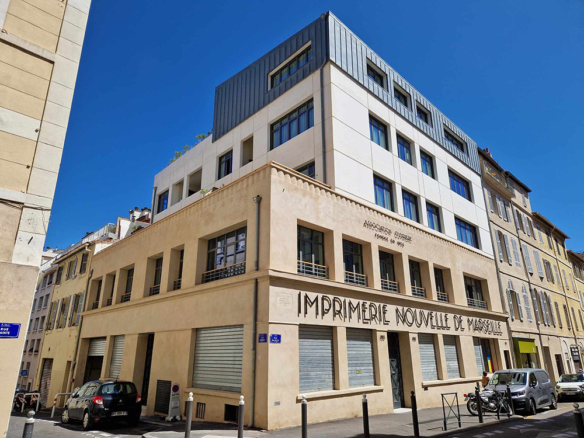 SAINT VICTOR - RUE SAINTE 7éme - A louer emplacement de stationnement