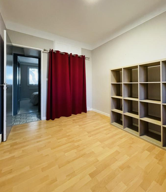 À LOUER   Appartement T3/4 meublé   St Giniez (Marseille 8)