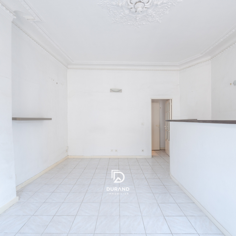 APPARTEMENT - IMMEUBLE BOURGEOIS - COURS LIEUTAUD - 13001 MARSEILLE