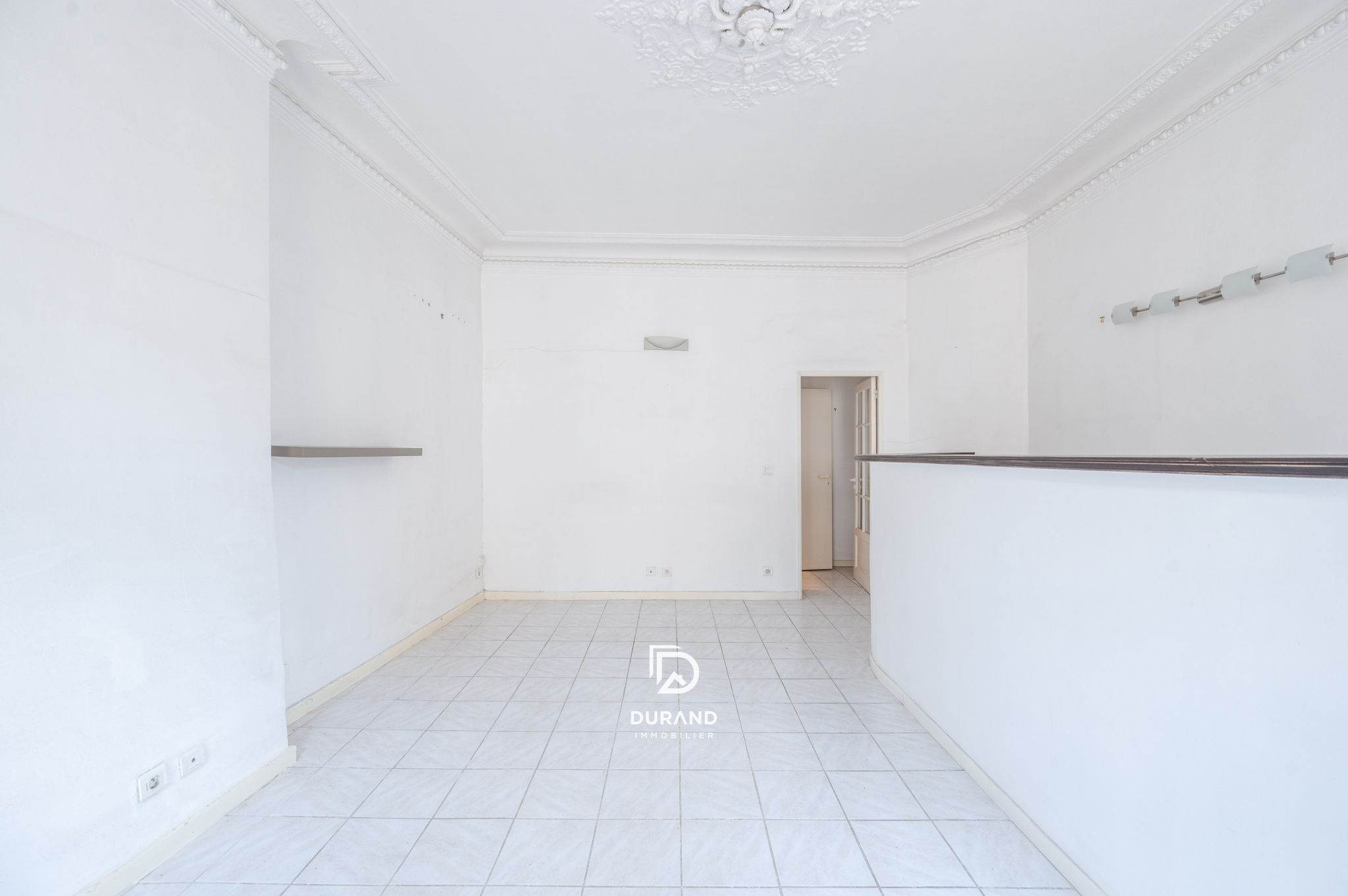 APPARTEMENT - IMMEUBLE BOURGEOIS - COURS LIEUTAUD - 13001 MARSEILLE