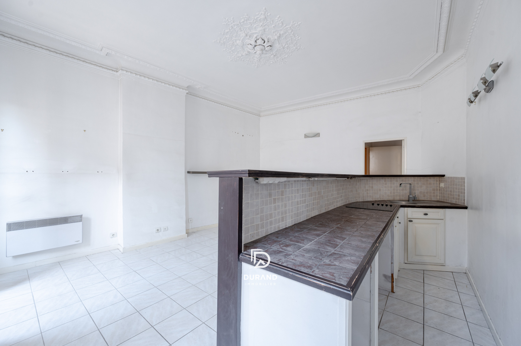 APPARTEMENT - IMMEUBLE BOURGEOIS - COURS LIEUTAUD - 13001 MARSEILLE