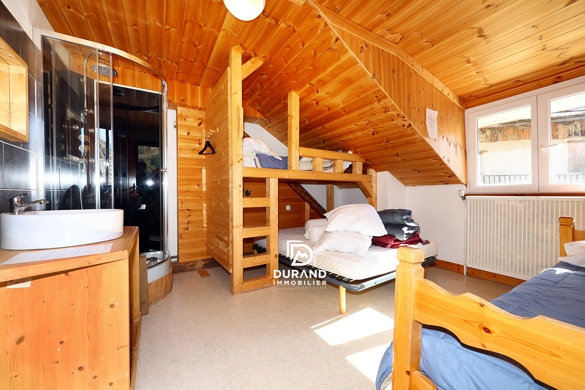 Maison de village d'environ 280 m2