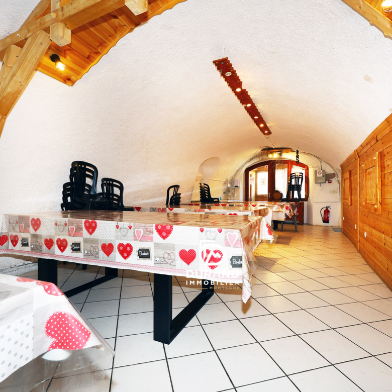 Maison de village d'environ 280 m2